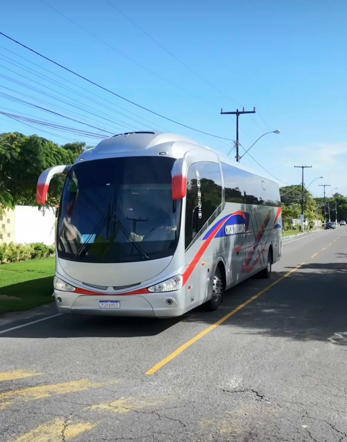 Ônibus do traslado semi-terrestre para Morro de São Paulo
